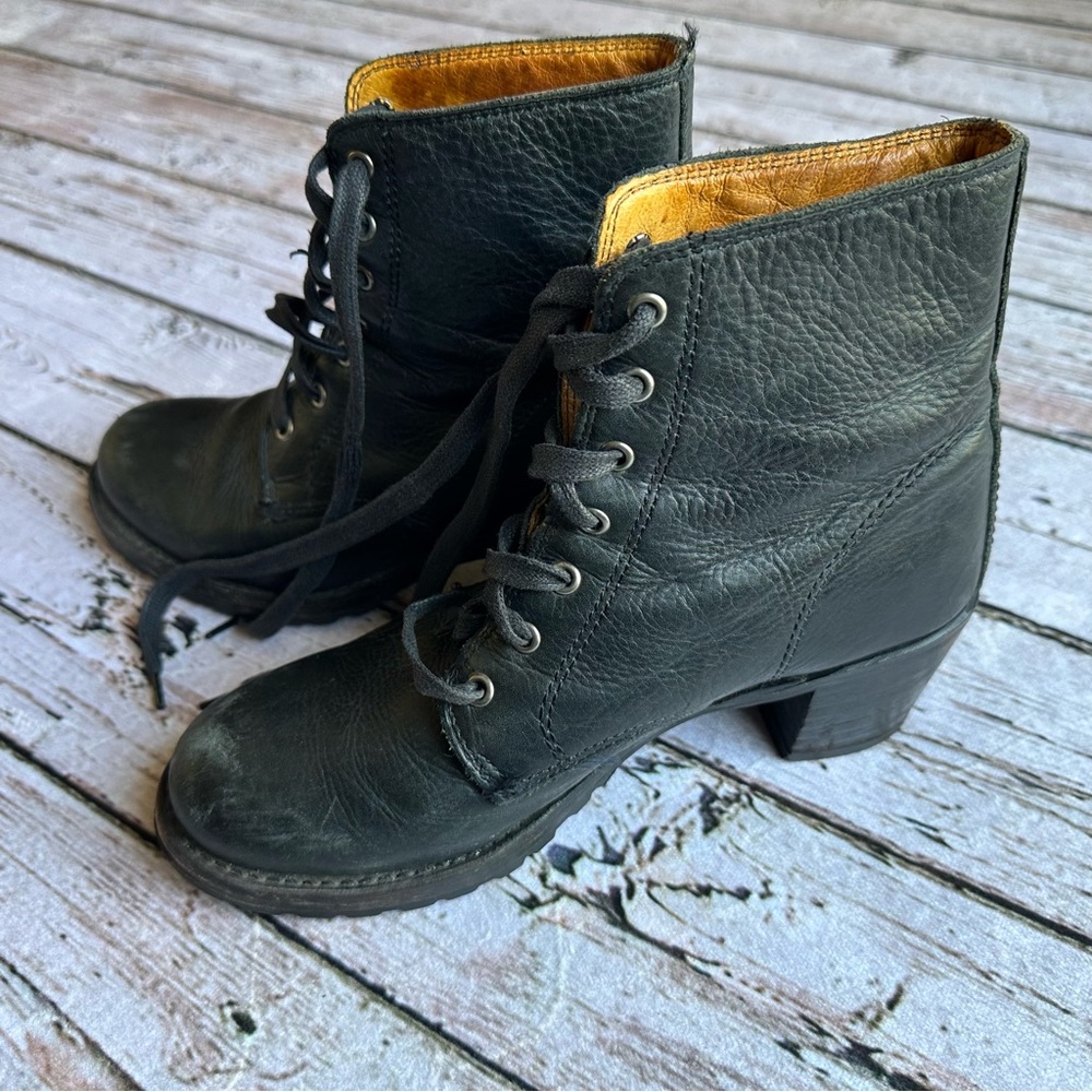 Sabrina 6g Frye Boots